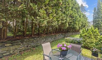 30 Eastman Farm Rd 30, Burlington, VT 05408
