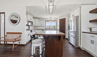814 Curt Felt Dr, Alexandria, MN 56308