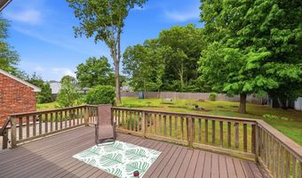 115 Poplar St, Agawam, MA 01030