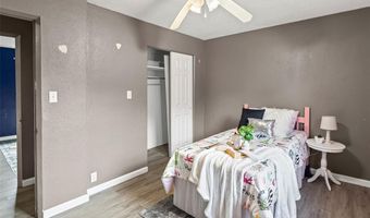 2405 Woodcrest Dr, Alton, IL 62002