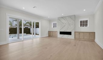 392 4TH St, Atlantic Beach, FL 32233