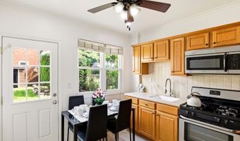 174 Orient St, Bayonne, NJ 07002