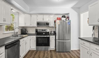 49 Ironworks Rd, Clinton, CT 06413