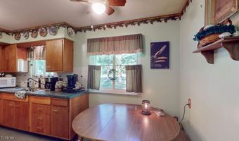 1195 New Milford Rd, Atwater, OH 44201