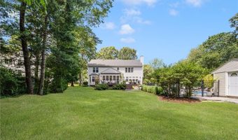 64 Fieldstone Ln, North Kingstown, RI 02874