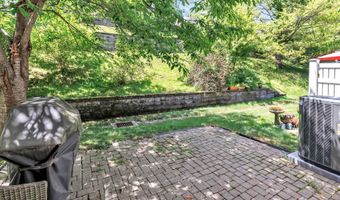 51 Faith Ln 51, Danbury, CT 06810