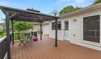 894 Napoli Dr, Ballwin, MO 63021