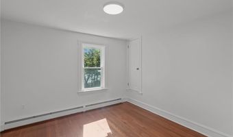 1 Cray St, Cumberland, RI 02864