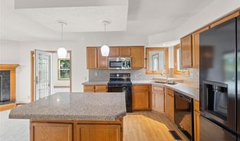 725 11th St SE, Altoona, IA 50009