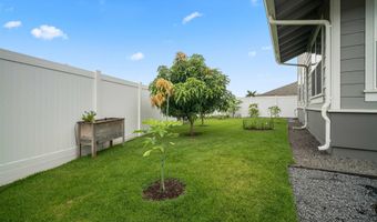 35 Pakau Pl, Kahului, HI 96732