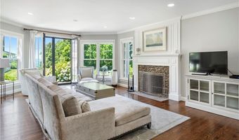 60 Van Wickle Ln, Bristol, RI 02809