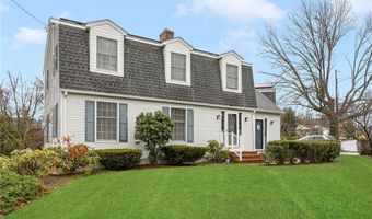 6 Lake Dr, North Providence, RI 02904