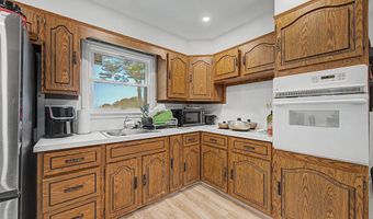 125 Meadowview Ave, Absecon, NJ 08201