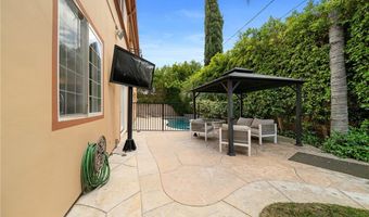 15850 Seville Ln, Encino, CA 91436