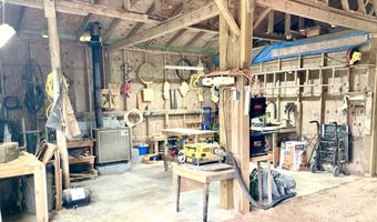 24352 St. Hwy Ee, Aurora, MO 65605