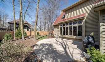 631 E MEADOW GROVE Blvd, Appleton, WI 54915