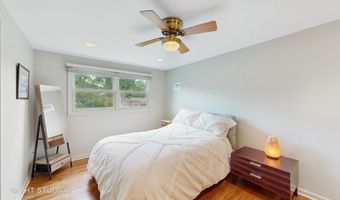 3026 N Stratford Rd, Arlington Heights, IL 60004