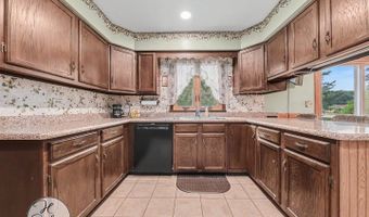 630 Oceola Dr, Algonquin, IL 60102