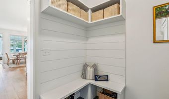 239 A Foreside Rd, Falmouth, ME 04105