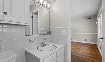 2106 Davie Ln, Camden, SC 29020