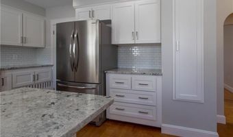 429 Forest Ave, Middletown, RI 02842