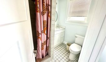 693 Thames St 2, Newport, RI 02840