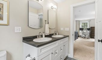 90 Village Place Dr, Barrington, NH 03825