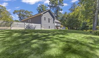 1 Arrowhead Trl, Waterford, CT 06385