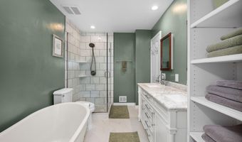 535 COLECROFT Ct, Alexandria, VA 22314