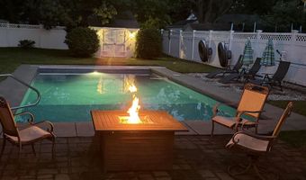 29 Grey Meadow Dr, Burlington, VT 05408