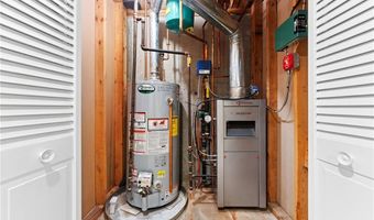 9 Eagle Run C, Warwick, RI 02818