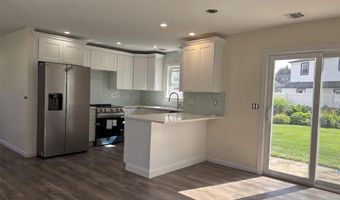 3323 Great Neck Rd, Amityville, NY 11701