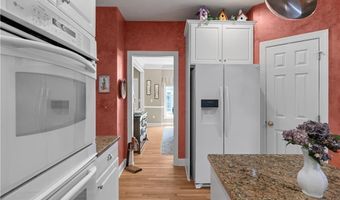 61 Seal Island Rd, Bristol, RI 02809