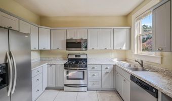 1614 Center St, Des Moines, IA 50314