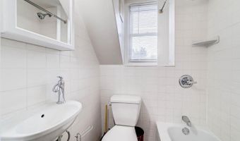 2425 FORT Dr, Alexandria, VA 22303