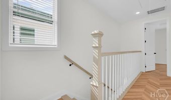 906 E 33rd St, Savannah, GA 31401