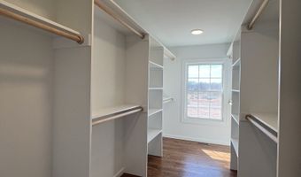 39 Primrose Ln, Cromwell, CT 06416