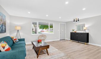 205 Linkensmith Dr, Anna, OH 45302