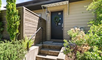 37 N Mountain Ave, Ashland, OR 97520