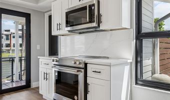 769 KINGSTON Ct, Apollo Beach, FL 33572