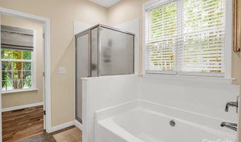 24 Yorktown Cir, Arden, NC 28704