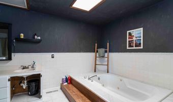 413 N 4TH St, Bloomfield, NM 87413