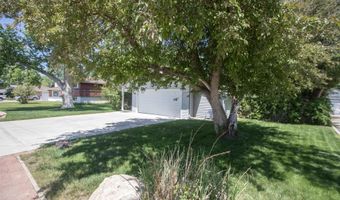 111 Valley Dr, Casper, WY 82604
