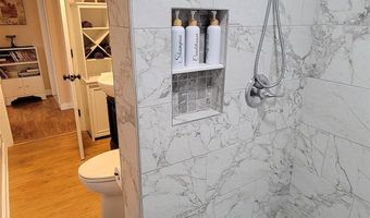 93 E Huntress Pond Rd, Barnstead, NH 03225