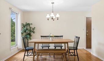 2406 N Lafayette St, Arlington Heights, IL 60004