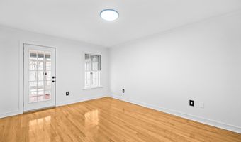 2420 I St NW, Washington, DC 20037