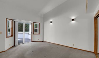 5689 D St, Springfield, OR 97478