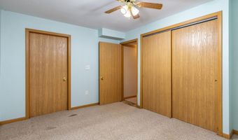 2516 Somerset Dr, Ames, IA 50010