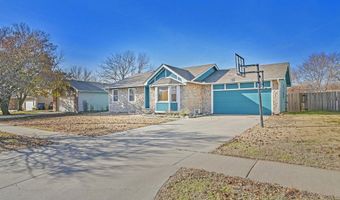 4055 Farmstead St, Bel Aire, KS 67220