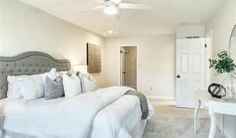 172 Log Hill Ln, Ballwin, MO 63011
